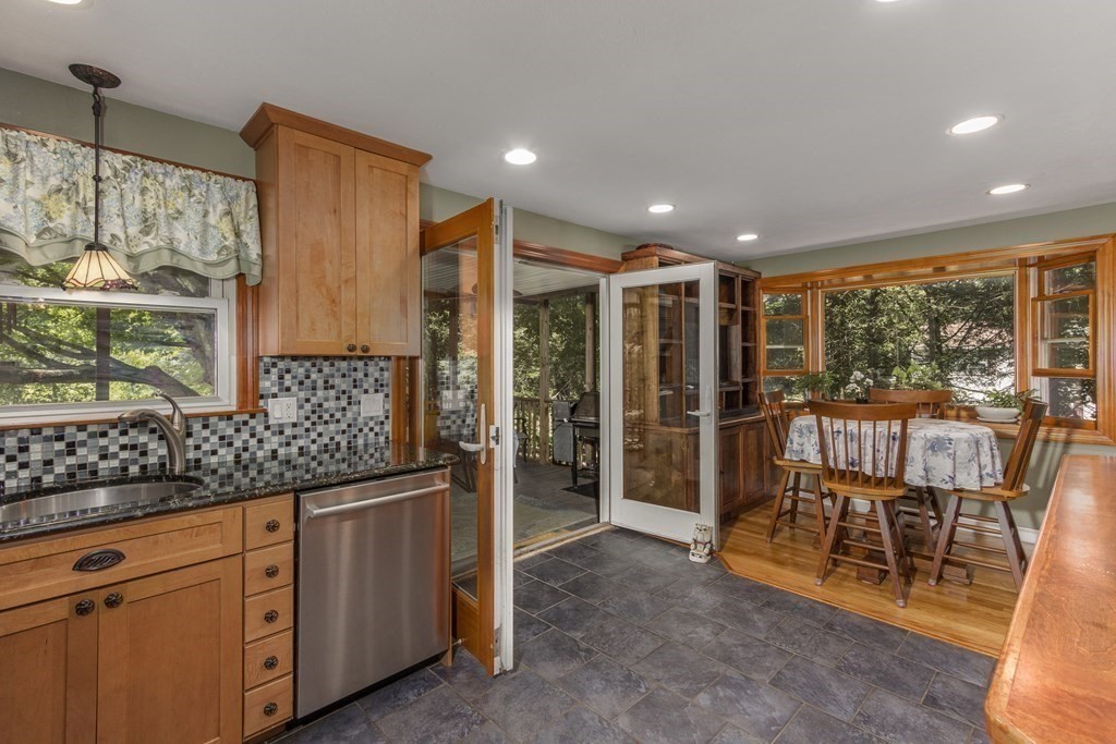 23 Pond Street Medway, MA 02053 - Photo 8 of 34