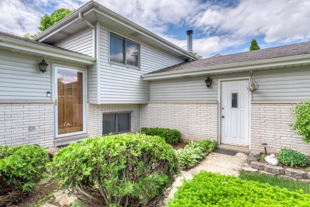 768 George Street Bensenville, IL 60106 - Photo 3 of 37