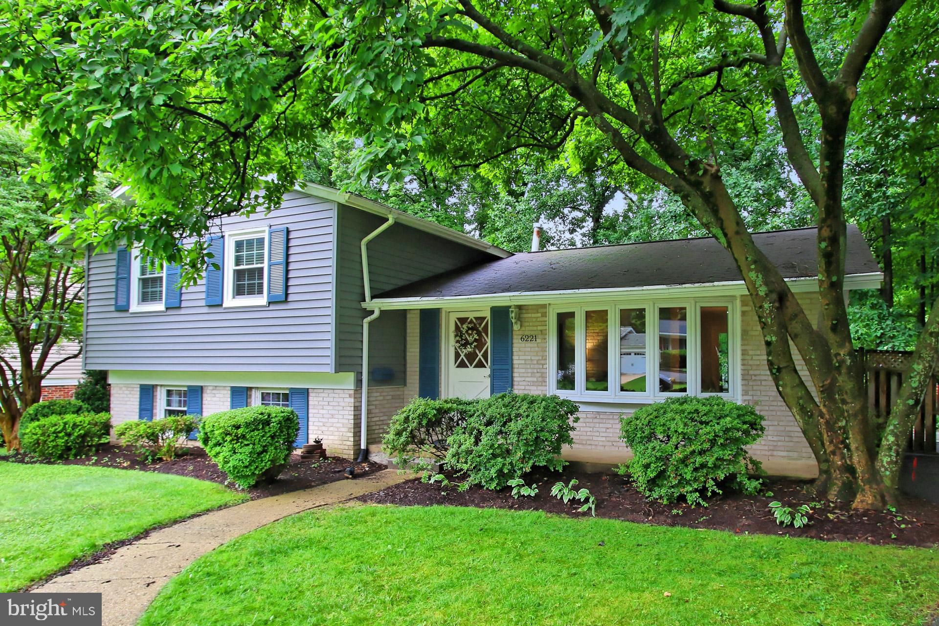 6221 Tyner Street Springfield, VA 22152 - Photo 4 of 56 Front