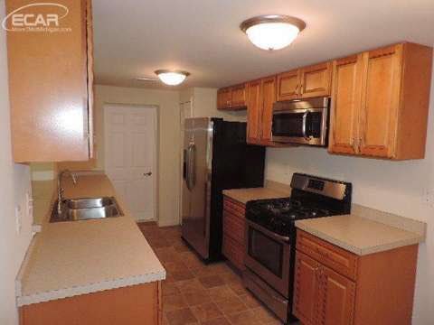 10091 Clark Road Davison, MI 48423 - Photo 4 of 14 20445587-3.JPG