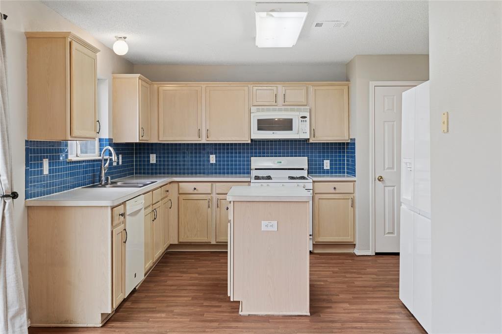 7522 Armstrong Lane Rowlett, TX 75089 - Photo 16 of 36