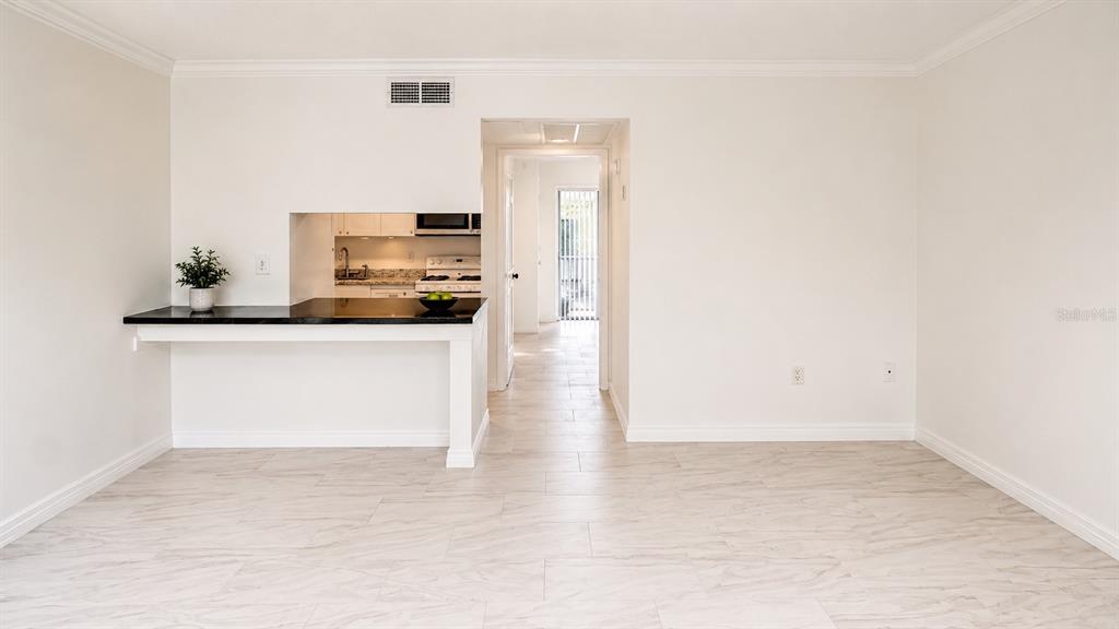 120 Blue Pointe Way, Unit 170 Altamonte Springs, FL 32701 - Photo 4 of 21