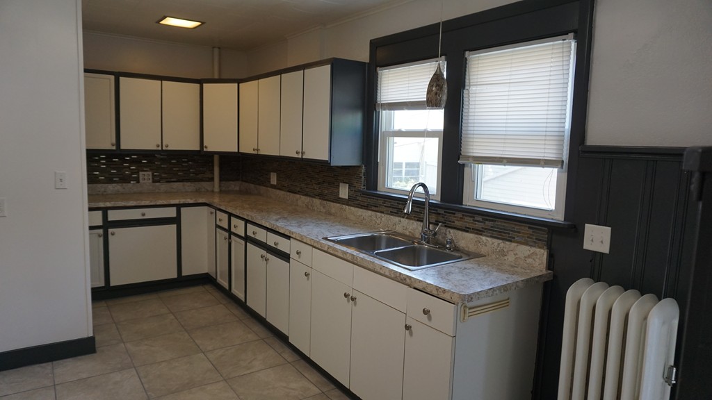 369 Tremont Street Springfield, MA 01104 - Photo 2 of 20 Gallery Image 2