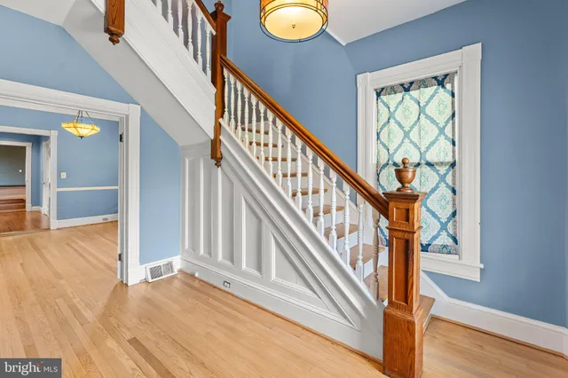 a view of an entryway