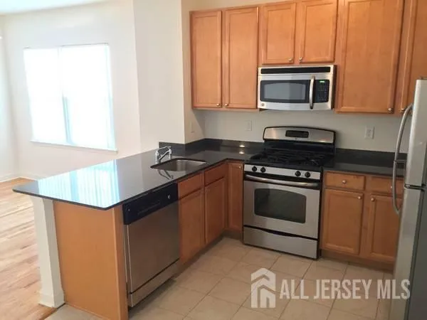 $2,200 | 454 Gawron Court, Parlin, NJ 08859
