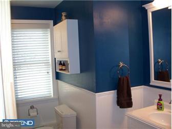 580 West Hoffecker Road Pottstown, PA 19465 - Photo 5 of 7 Bathroom