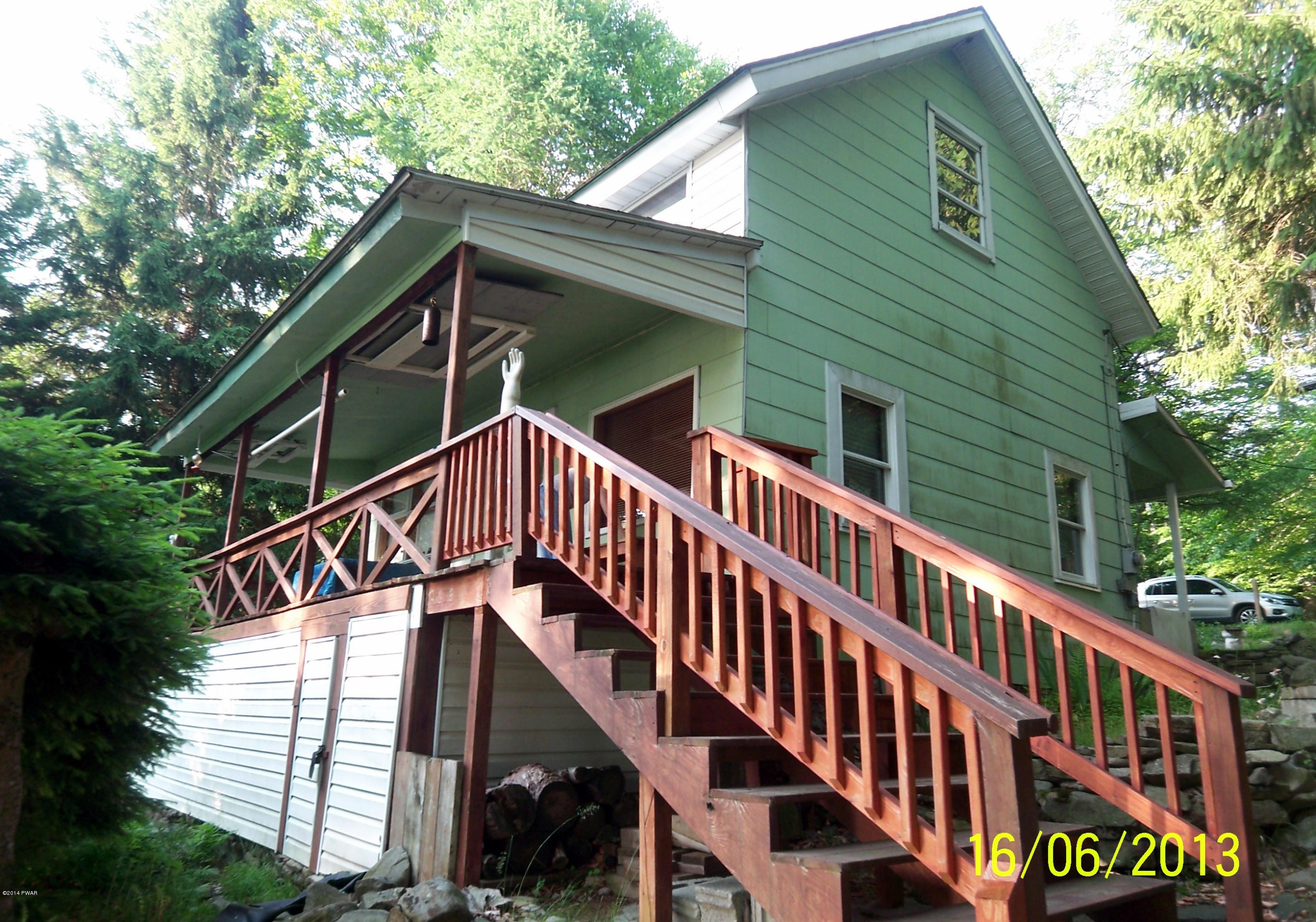 149 Ridgefield Point Road Greentown, PA 18426 - Photo 3 of 38