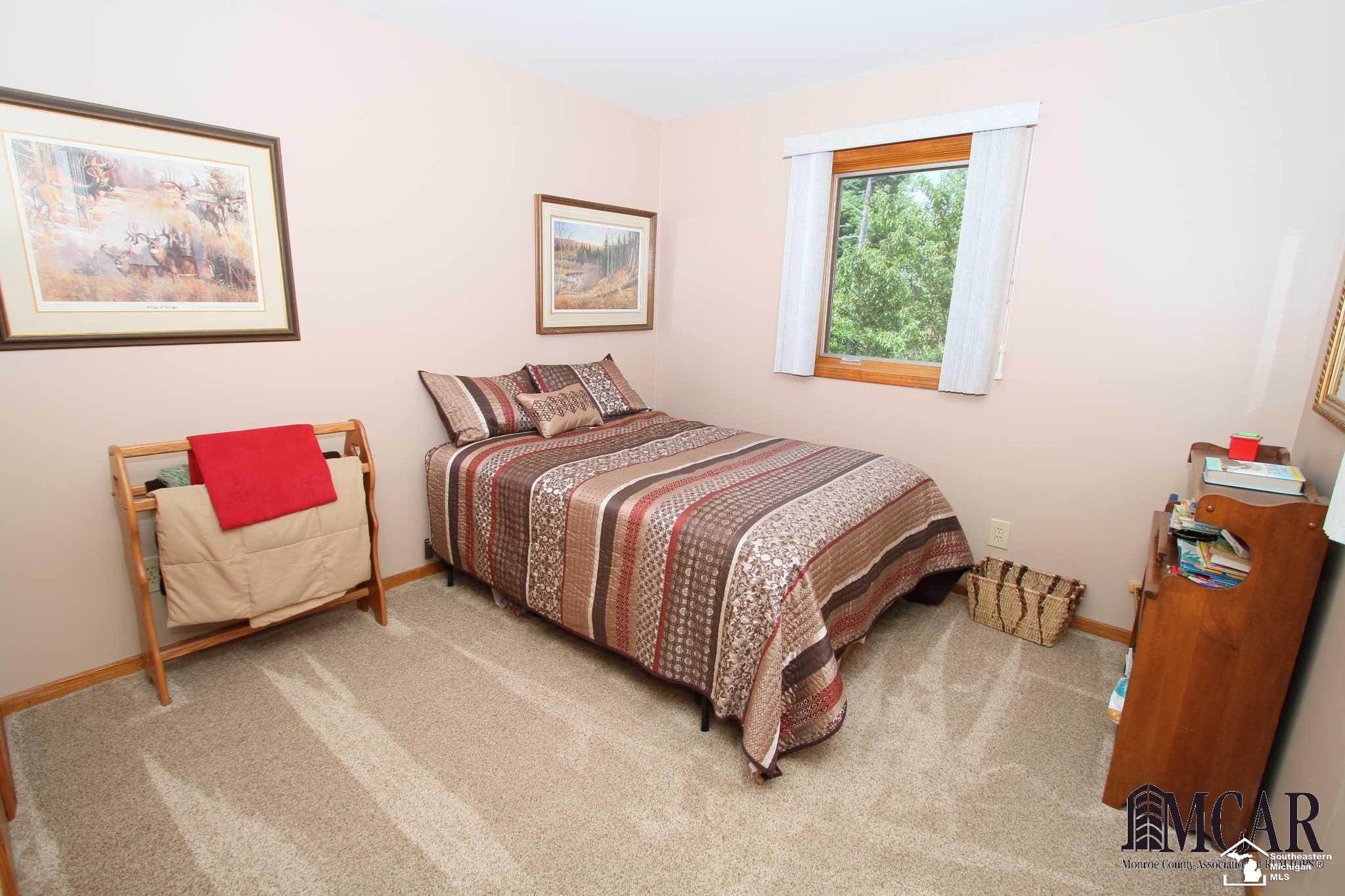 4834 Long Road Newport, MI 48166 - Photo 16 of 37 21474894-15.JPG