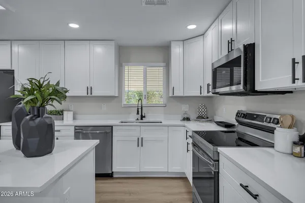 $549,900 | 1033 West Rio Salado Parkway, Mesa, AZ 85201