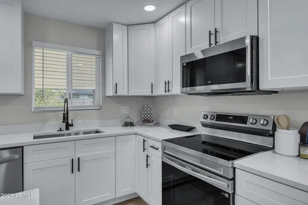 $549,900 | 1033 West Rio Salado Parkway, Mesa, AZ 85201