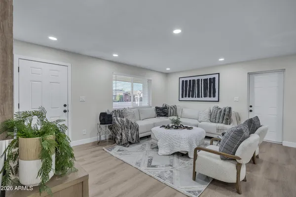 $549,900 | 1033 West Rio Salado Parkway, Mesa, AZ 85201