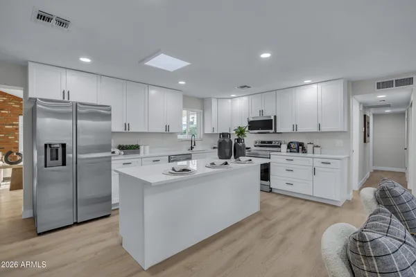 $549,900 | 1033 West Rio Salado Parkway, Mesa, AZ 85201