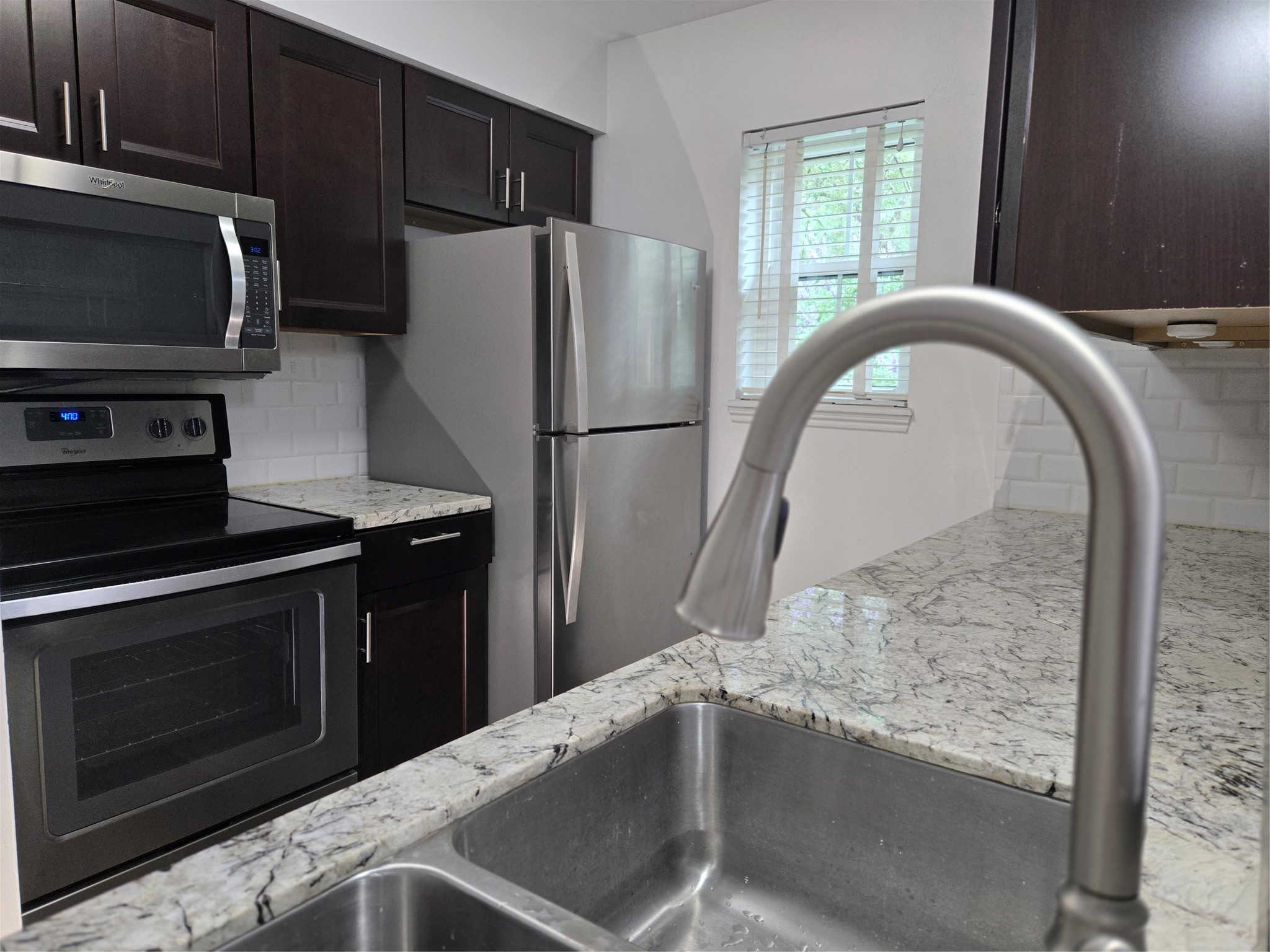 839 Wax Myrtle Lane, Unit A Houston, TX 77079 - Photo 9 of 32