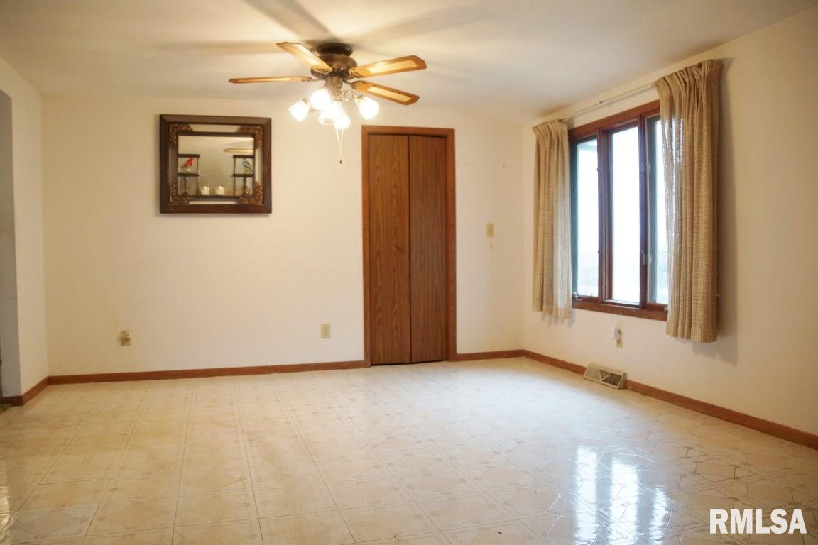 711 La Prairie Road Sparland, IL 61565 - Photo 13 of 23 Gallery Image 13