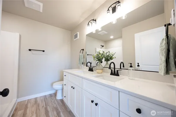 $425,000 | 1116 Sumas Avenue, Unit 2, Sumas, WA 98295