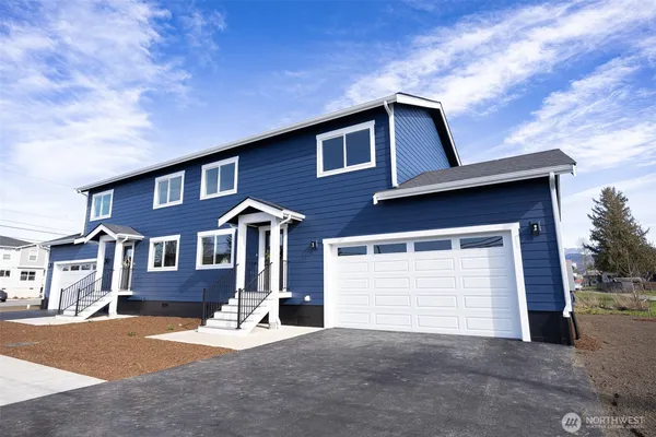 $425,000 | 1116 Sumas Avenue, Unit 2, Sumas, WA 98295