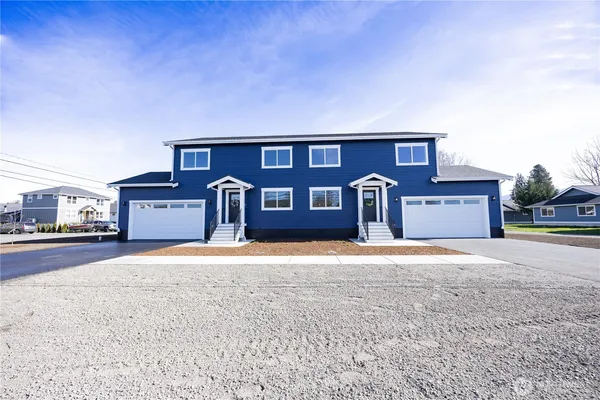 $425,000 | 1116 Sumas Avenue, Unit 2, Sumas, WA 98295