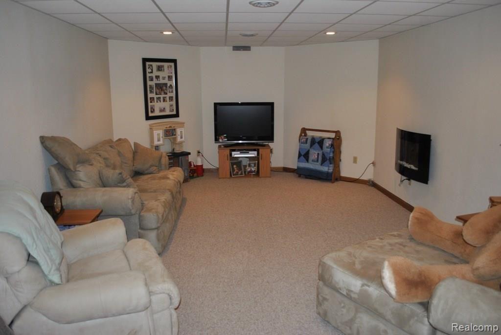 7329 South Custer Road Monroe, MI 48161 - Photo 19 of 26 DSC_0643.jpg