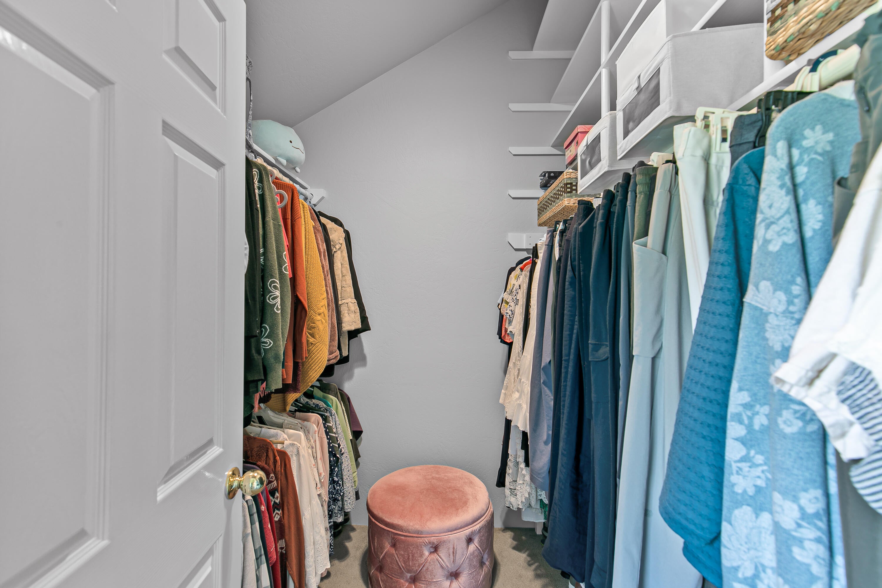 2338 Ridge Way Medford, OR 97504 - Photo 28 of 48 Primary Closet - 27
