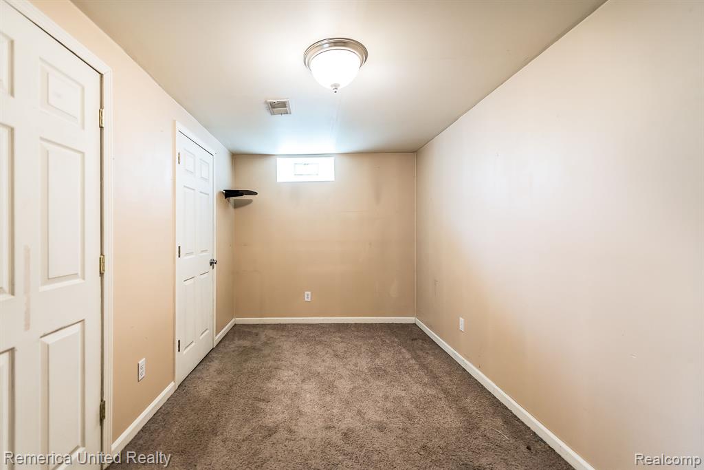 3500 East Schafer Road Howell, MI 48843 - Photo 27 of 37 Gallery Image 27