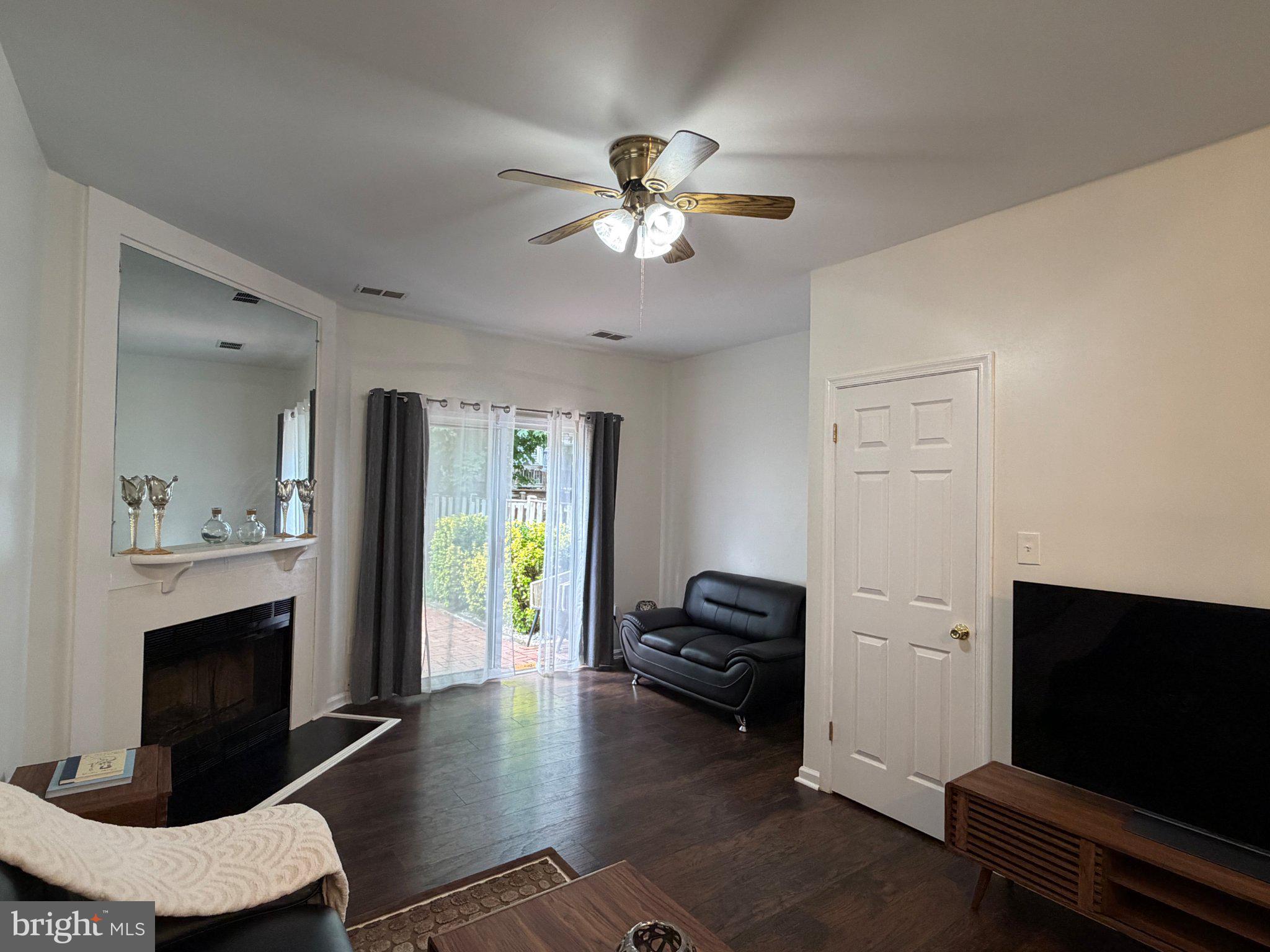 2121 Whisper Way Reston, VA 20191 - Photo 19 of 61 Bright and inviting living space.