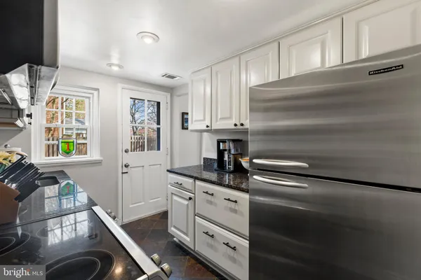 $600,000 | 3045 South Abingdon Street, Arlington, VA 22206