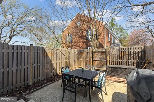 $600,000 | 3045 South Abingdon Street, Arlington, VA 22206