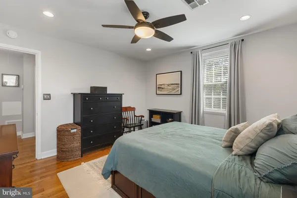 $600,000 | 3045 South Abingdon Street, Arlington, VA 22206