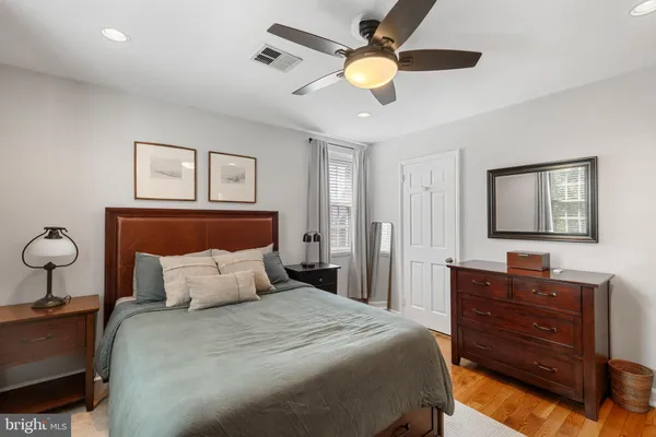 $600,000 | 3045 South Abingdon Street, Arlington, VA 22206
