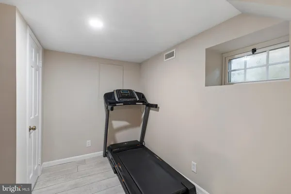$600,000 | 3045 South Abingdon Street, Arlington, VA 22206