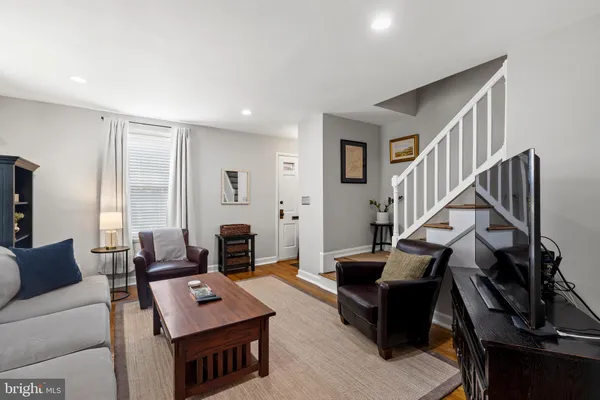 $600,000 | 3045 South Abingdon Street, Arlington, VA 22206