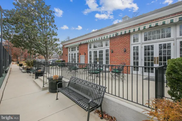 $600,000 | 3045 South Abingdon Street, Arlington, VA 22206