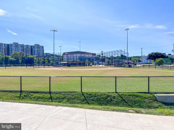 $600,000 | 3045 South Abingdon Street, Arlington, VA 22206