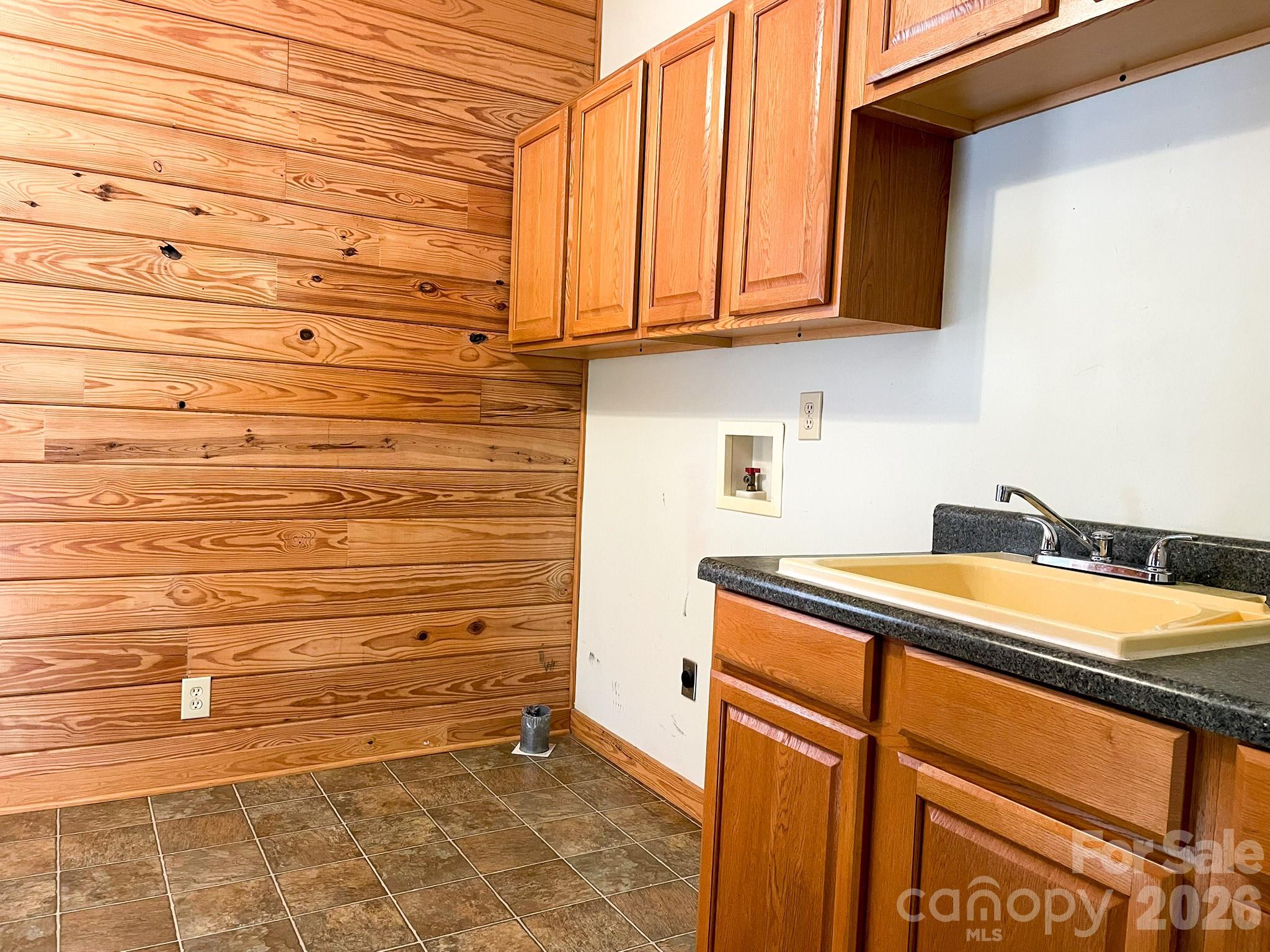 143 Rosewood Lane Rutherfordton, NC 28139 - Photo 29 of 42 a bathroom with a sink and a mirror
