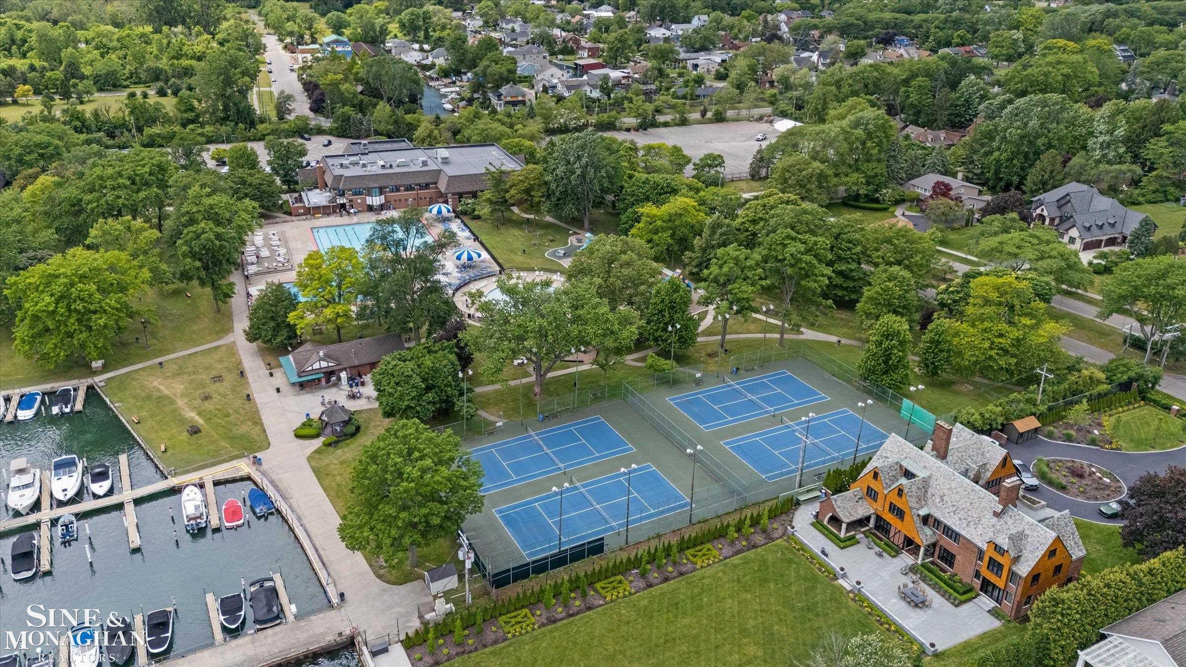 542 Lakepointe Street Grosse Pointe Park, MI 48230 - Photo 45 of 48