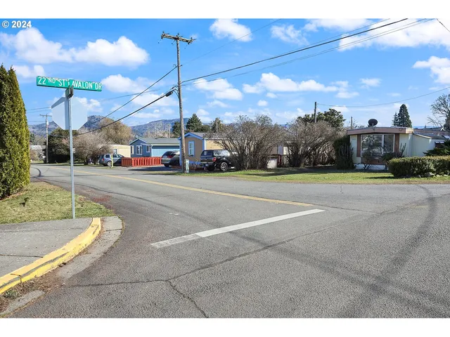 $1,000,000 | 3391 Avalon Drive, Hood River, OR 97031