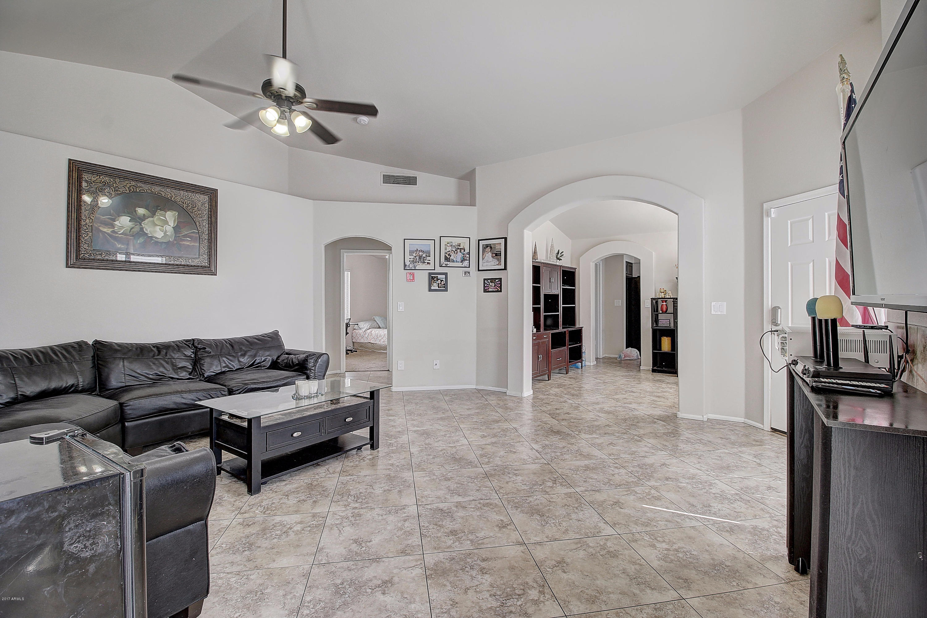 3132 East Escuda Road Phoenix, AZ 85050 - Photo 5 of 27 IMG_1890_1_2_3_4