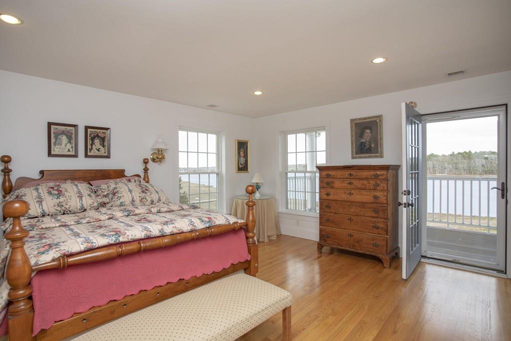 922 Drift Road Westport, MA 02790 - Photo 39 of 42 a living room with furniture