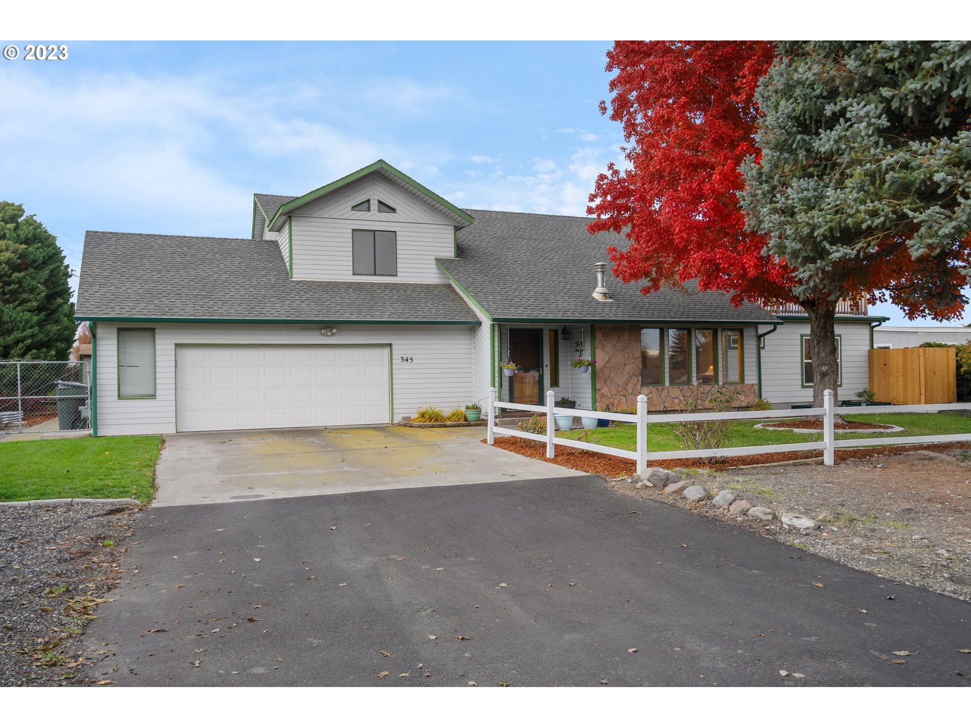 345 3rd Street Northeast Irrigon, OR 97844 - Photo 2 of 39 a view of outdoor space yard and garage