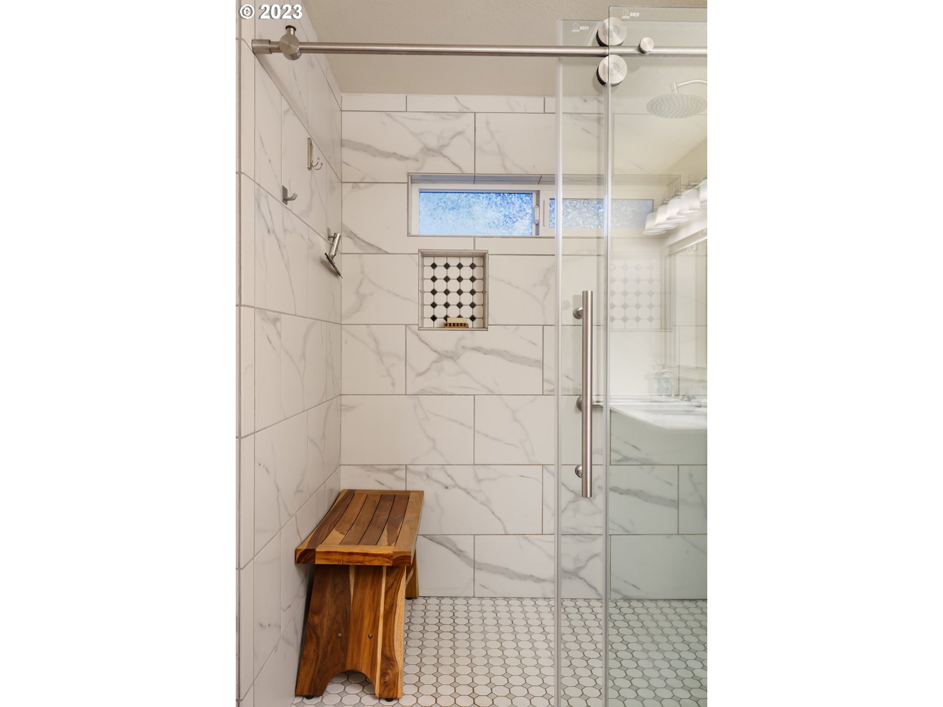 345 3rd Street Northeast Irrigon, OR 97844 - Photo 22 of 39 a bathroom with a shower