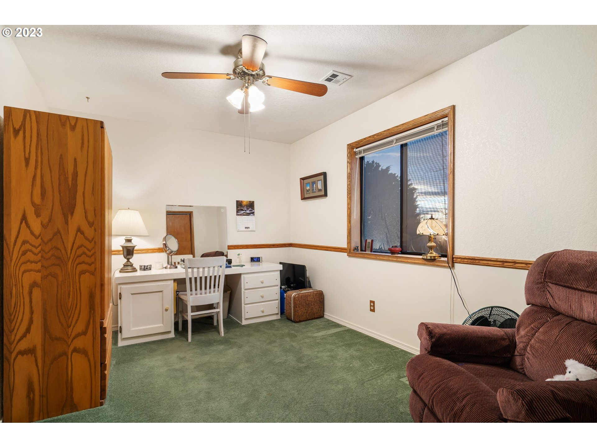 345 3rd Street Northeast Irrigon, OR 97844 - Photo 26 of 39 a living room with furniture and a large window