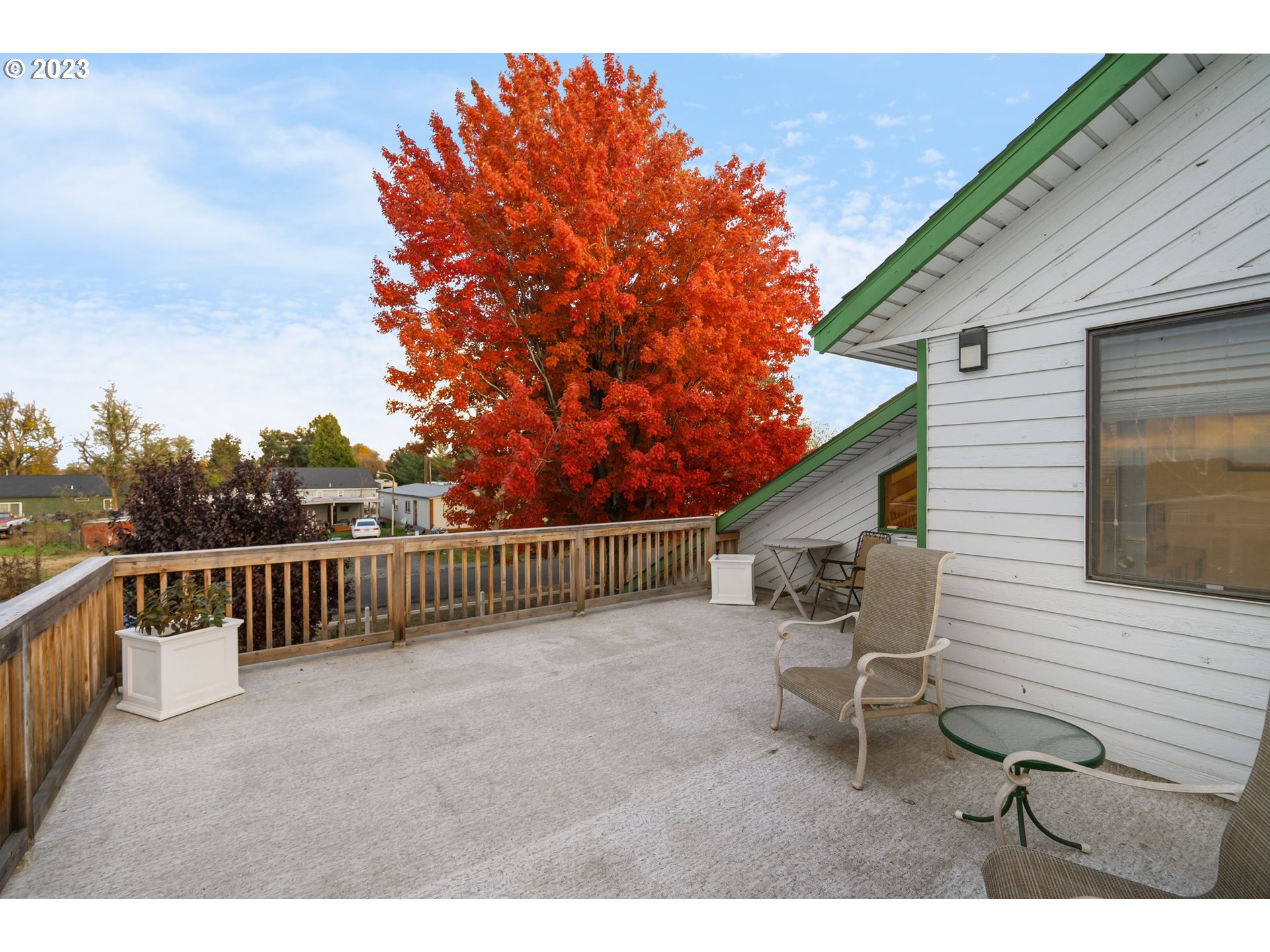 345 3rd Street Northeast Irrigon, OR 97844 - Photo 30 of 39 a view of a terrace with a bench