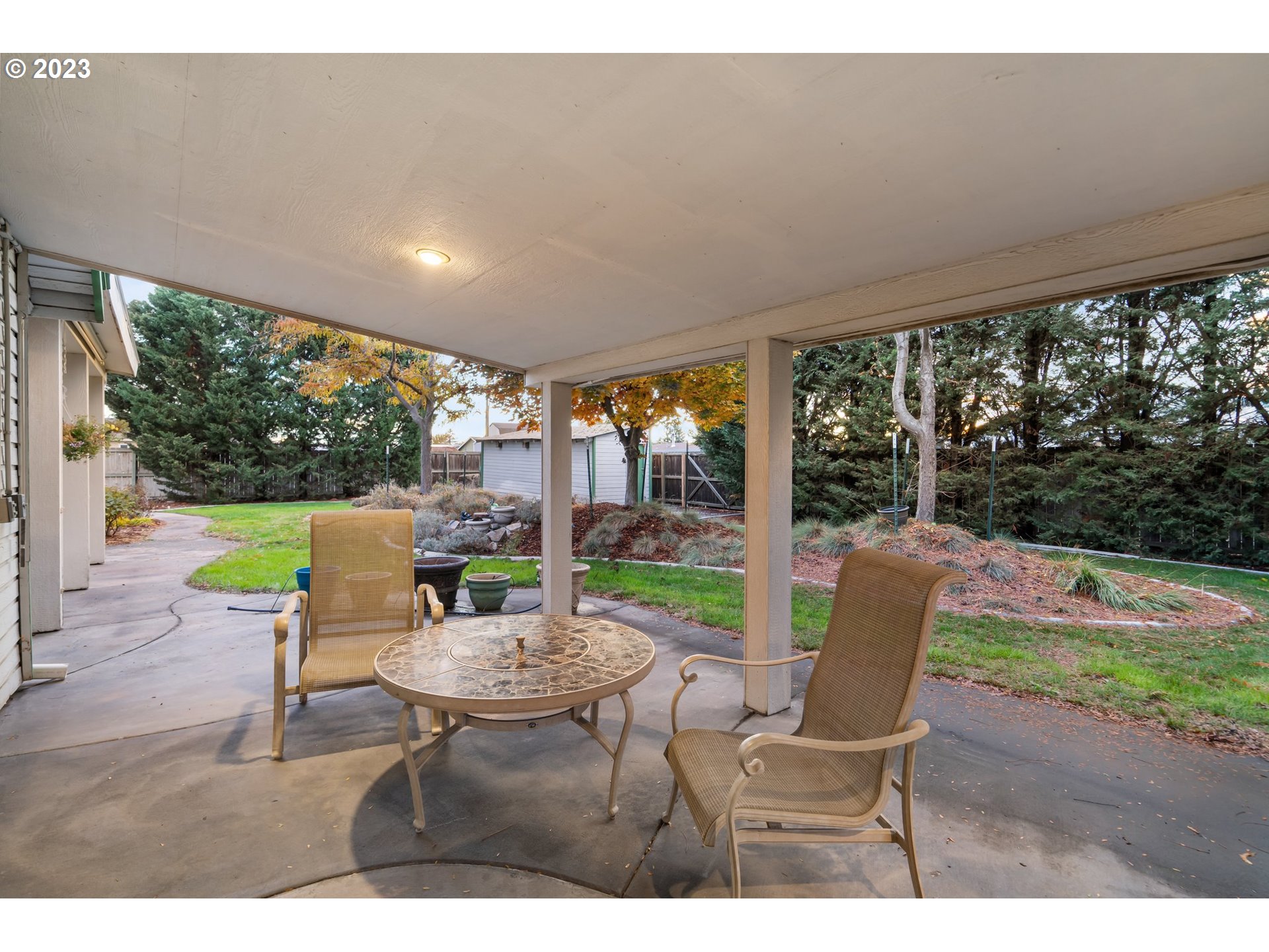 345 3rd Street Northeast Irrigon, OR 97844 - Photo 32 of 39 a view of an outdoor dining space with a table and chairs