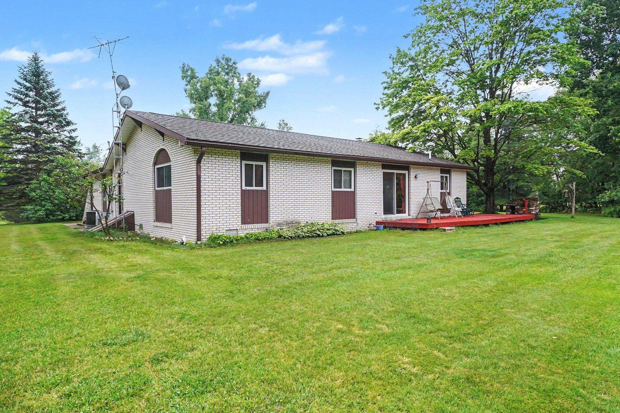 2336 West Cody Estey Road Pinconning, MI 48650 - Photo 21 of 31
