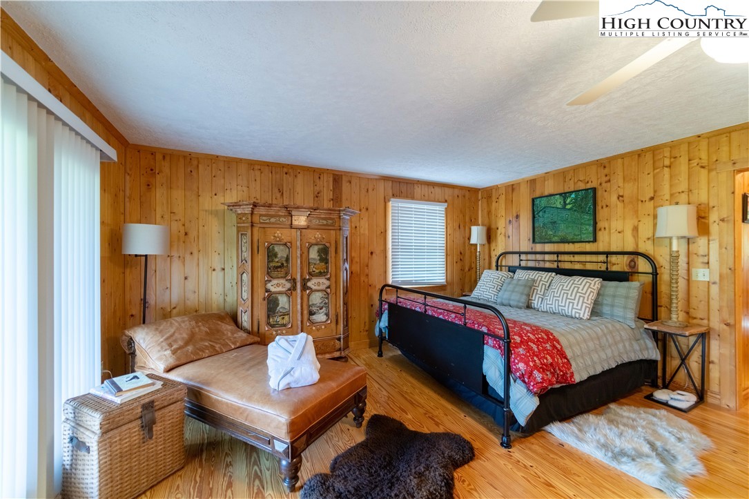 2161 River Bend Road Mouth Of Wilson, VA 24363 - Photo 19 of 47 a living room with furniture and a window
