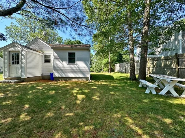 $2,200 | 40 Bradford Road, Yarmouth, MA 02673