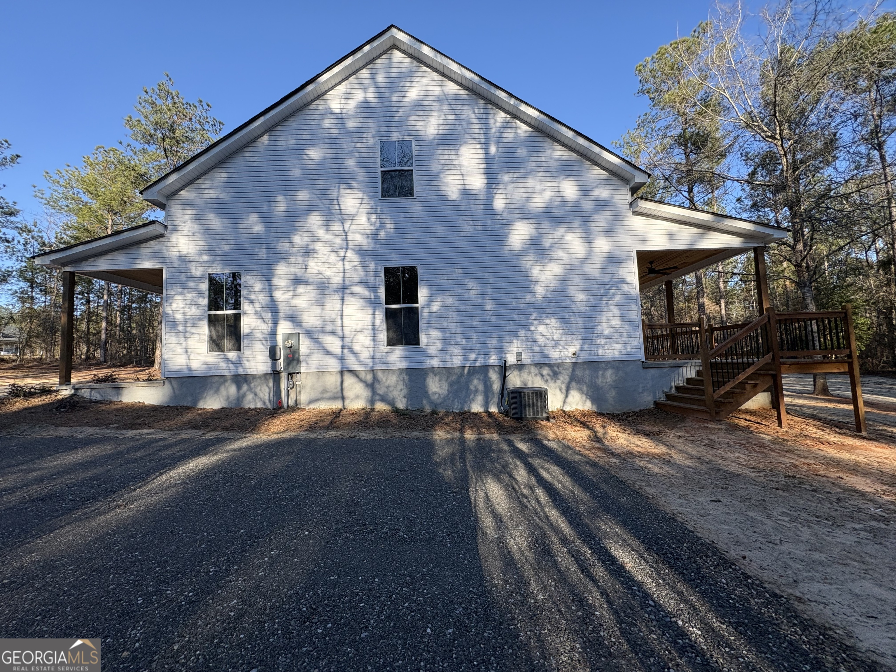 435 Muskogee Trail Dublin, GA 31021 - Photo 4 of 31 a view of a house with a yard