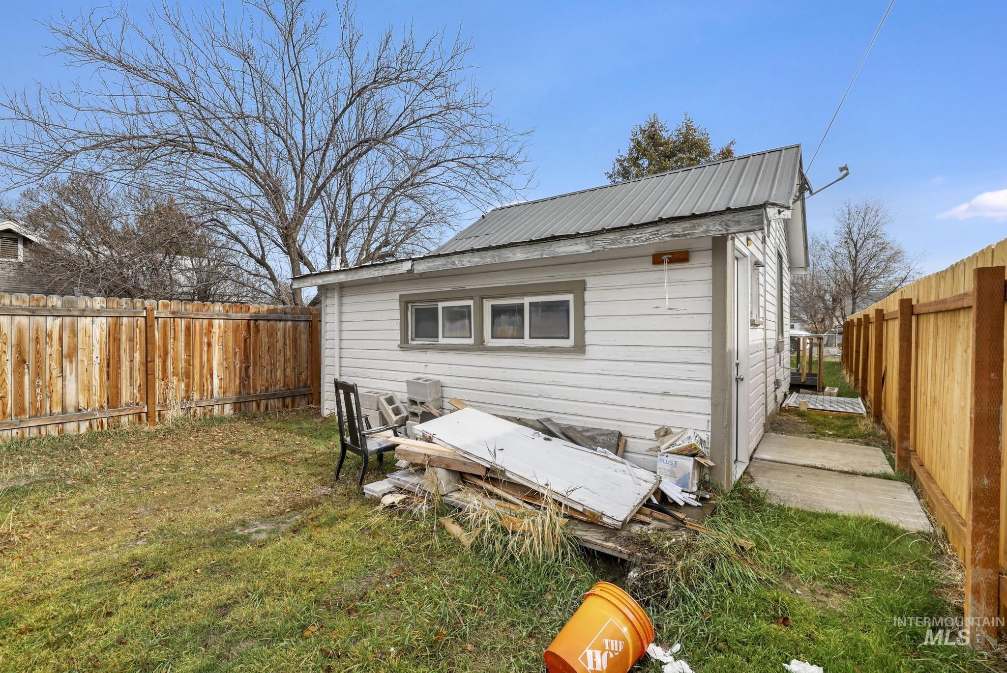 729 California Street Gooding, ID 83330 - Photo 14 of 21