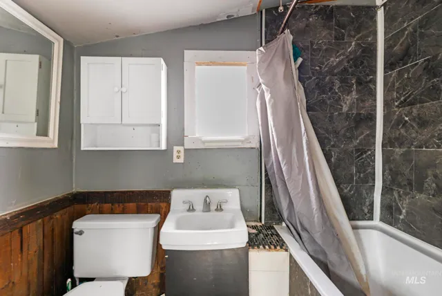 $149,900 | 729 California Street, Gooding, ID 83330