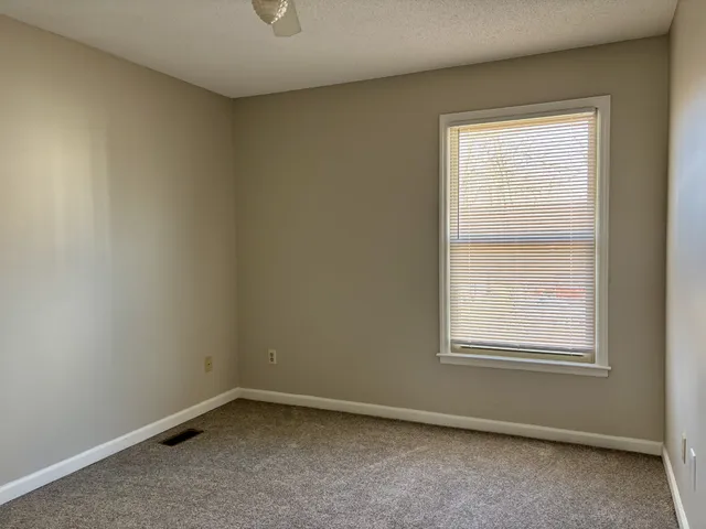 $1,100 | 409 East Grundy Street, Unit 3, Tullahoma, TN 37388